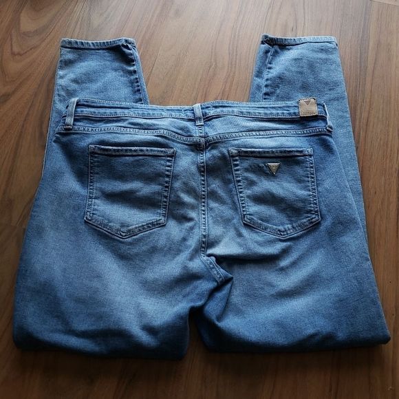 - Guess | Power Curvy Mid Jeans - size XXL - Picture 3 of 6